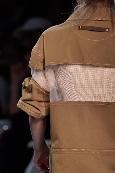 Look 69